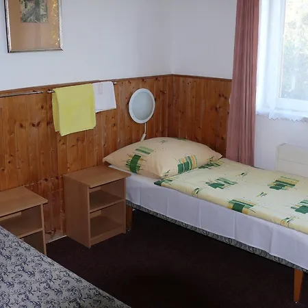Konukevi Dana Troja Prag