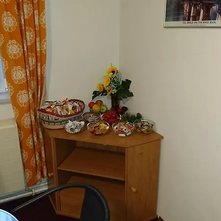 Dana Troja * Prag